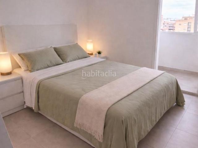 Casa pareada en venta en Badalona, Lloreda. Una oportunidad única para tener tu propia casa en Badalona. Casas pareadas.
