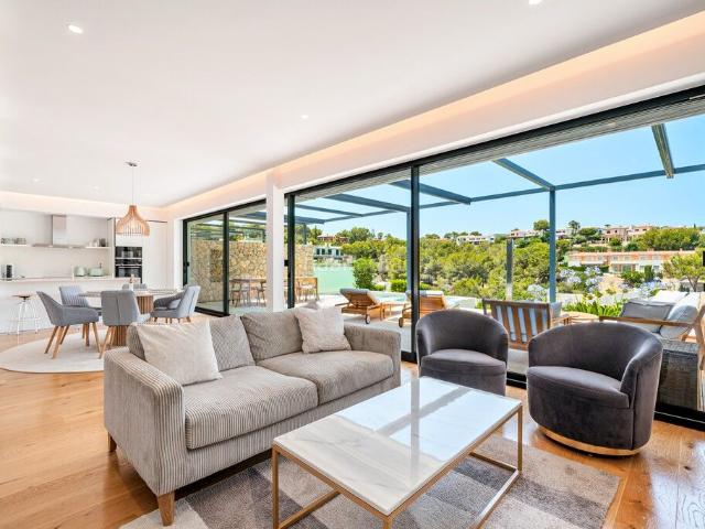 Casa pareada en venta en Baleares Calvià, Cala Vinyes. Casa de lujo con piscina privada en venta en Cala Vinyes, Suroeste de Mallorca. Casas pareadas.