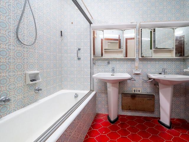 Casa pareada en venta en Baleares Calvià, Portals Nous. Casa pareada con jardín, terrazas, solárium y garaje en Portals Nous. Casas pareadas.