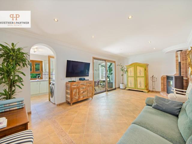 Casa pareada en venta en Baleares Campos, Campos poble. Preciosa casa con estufa de leña mallorquina y piscina comunitaria cerca de la playa de ensueño Es Trenc. Casas pareadas.