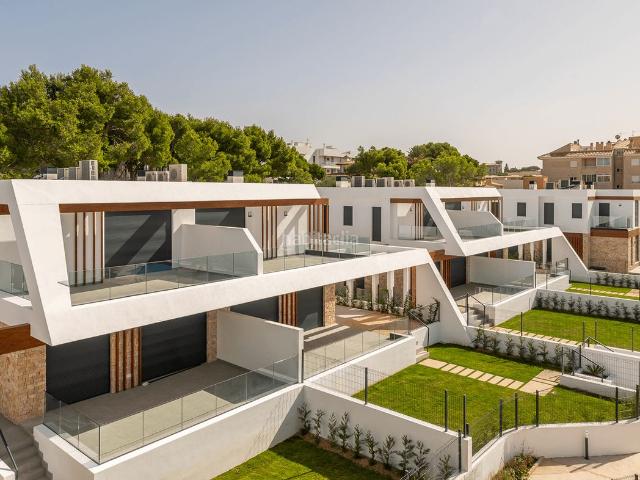 Casa pareada en venta en Baleares Capdepera, Cala Ratjada. DHH Una vivienda de ensueño en la costa este de Mallorca a partir de 877 000. Casas pareadas.