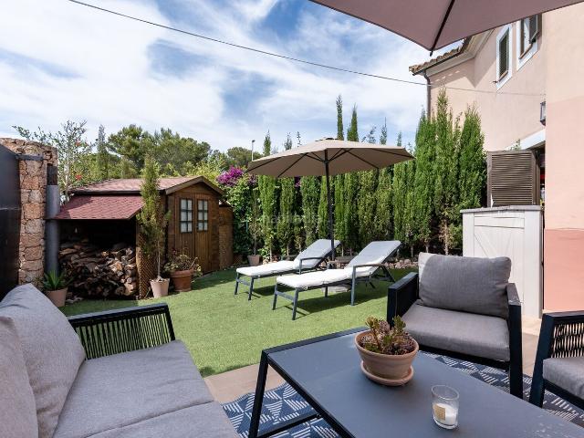 Casa pareada en venta en Baleares Llucmajor, Maioris Puig de Ros. Encantadora casa adosada con jardín privado y piscina en Puig de Ros. Casas pareadas.