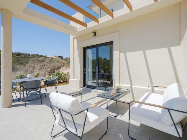 Casa pareada en venta en Baleares Manacor, Cala Magrana Cala Anguila Cala Mendia. Moderna villa con jardín privado y exclusivos servicios en Cala Romantica. Casas pareadas.
