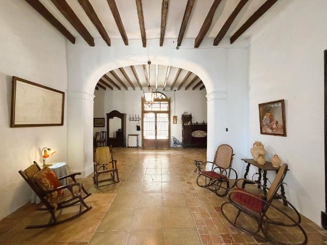 Casa pareada en venta en Baleares Son Servera, Son Servera Poble. Majestuosa casa señorial del siglo XVII con jardín en el centro de Son Servera. Casas pareadas Son.