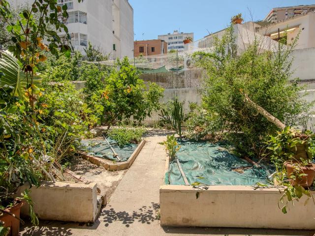Casa pareada en venta en Baleares Palma de Mallorca, El Fortí. Chalet adosado en venta en El Forti 7 hab. Casas pareadas Palma de.