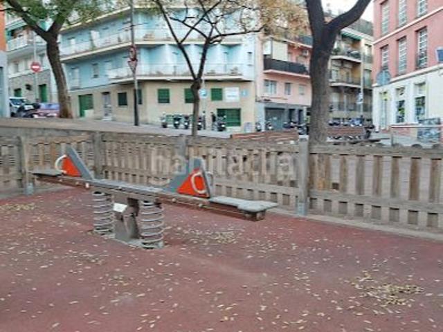 Casa pareada en venta en Barcelona, Guinardó. Plaça del Guinardó. Casas pareadas.