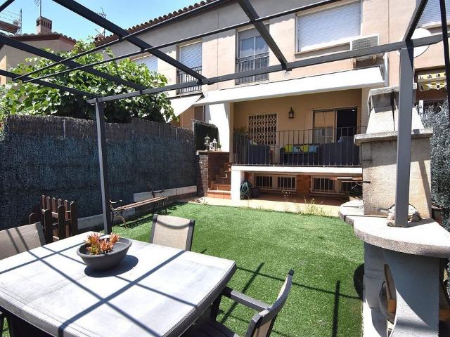 Casa pareada en venta en Barbera del Vallès, de 120 m² 4 habitaciones por 519.000