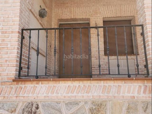 Casa pareada en venta en Bargas. CASA PAREADA EN BARGAS. Casas pareadas.