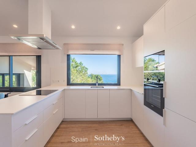Casa pareada en venta en Begur, Aiguafreda Sa Tuna Costa Brava. Bonita casa adosada con vistas al mar en Aiguafreda, Begur. Casas pareadas.