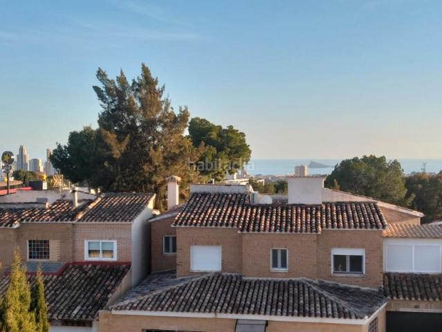 Casa pareada en venta en Benidorm, Colonia Madrid. CHALET MUY CERCA DE BENIDORM, 4 HABITACIONES, PISCINA. GARAJE. Casas pareadas.