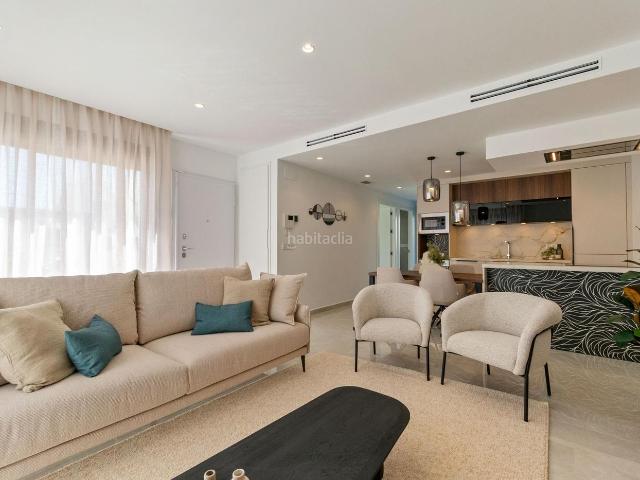 Casa adosada en venta en Benijófar. Casa adosada de obra nueva con piscina privada en Benijofar. Casas adosadas.