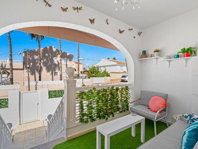 Casa pareada en venta en Benijófar.. Casas pareadas.
