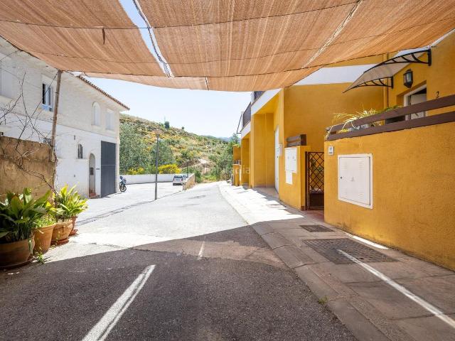 Casa pareada en venta en Gójar. Espléndido Pareado en Gojar Modernidad y Comodidad a Tu Alcance. Casas pareadas.