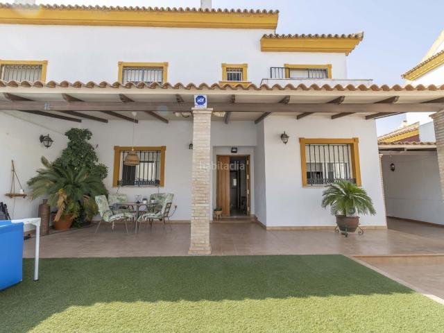 Casa pareada en venta en Gines. CASA PAREADA DE 2 PLANTAS Y BUHARDILLA A LA VENTA EN GINES. Casas pareadas.
