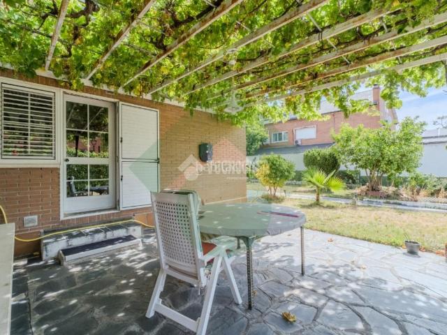 Casa pareada en venta en Griñón. Casa en venta en Griñón. Casas pareadas.