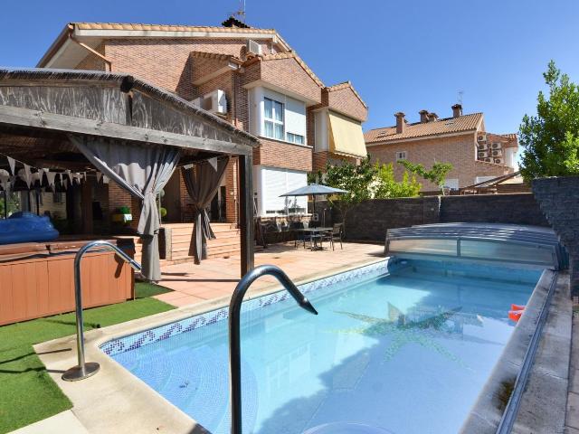 Casa pareada en venta en Griñón. Casas pareadas.
