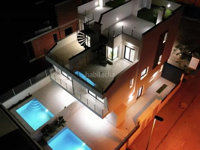 Casa pareada en venta en Guardamar del Segura, Los Secanos. Chalet adosado a la venta con piscina privada en Guardamar del Segura. Casas pareadas Guardamar del.