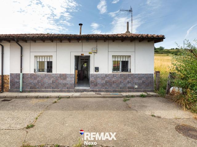 Casa pareada en venta en Guardo. Casa molinera a los pies de la Montaña Palentina. Casas pareadas.