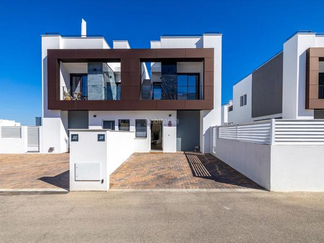 Casa pareada en venta en Dénia, La Pedrera Vessanes. Espectacular chalet pareado en venta en Denia, a un paso del pueblo. Casas pareadas.