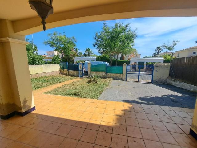Casa pareada en venta en El Portil. Solvia Inmobiliaria Chalet adosado Cartaya. Casas pareadas El.