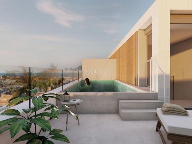 Casa pareada en venta en Estepona, Estepona Golf. Nueva Promoción Boutique de 10 Villas en Estepona, con maravillosas vistas al mar, al campo de golf y a la montaña. Casas pareadas.