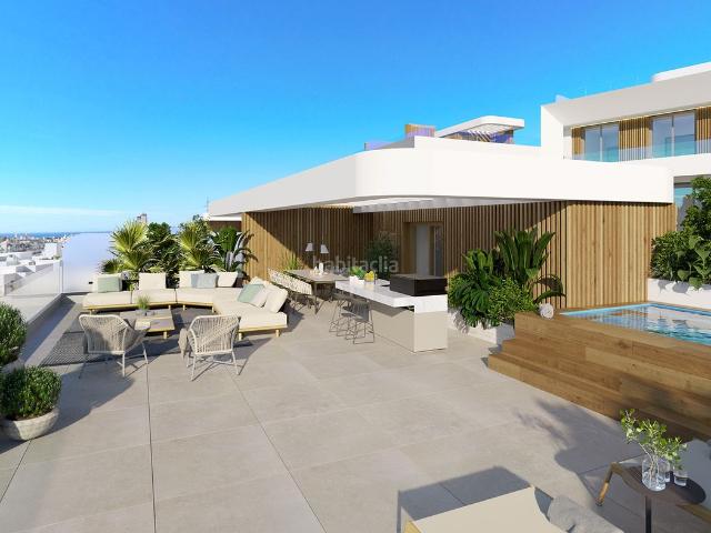 Casa pareada en venta en Estepona, Nueva Atalaya. Casa de lujo moderna adosada en un desarrollo boutique de solo 15 residencias. Casas pareadas.