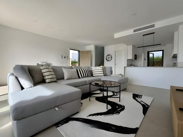 Casa pareada en venta en Estepona, Nueva Atalaya. Casa Pareada en Estepona. Casas pareadas.