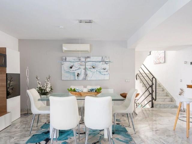 Casa pareada en venta en Estepona, Parque Central. Casas pareadas.
