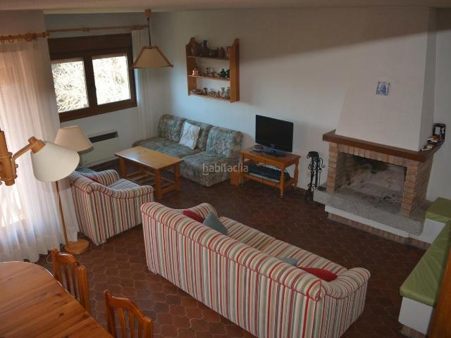 Casa pareada en venta en Escorial El, Navalquejigo Los Arroyos. MAGNÍFICO CHALET PAREADO DE 3 PLANTAS EN EL ESCORIAL MN2 RM 6102. Casas pareadas Escorial.