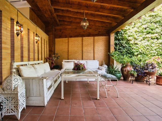 Casa pareada en venta en Espartinas, Colegio Europa. Exclusividad y Espacio en la mejor ubicación de Espartinas. Casas pareadas.