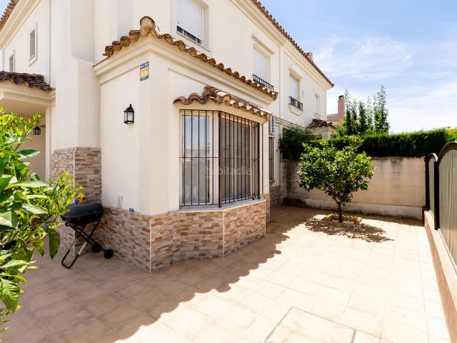 Casa pareada en venta en Espartinas, Espartinas Pueblo. Vivienda pareada con sótano en Espartinas. Casas pareadas.