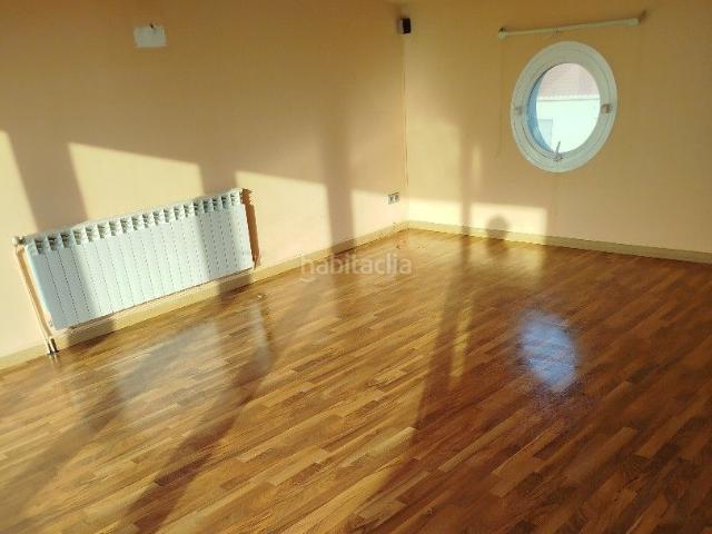 Casa pareada en venta en Esparreguera, Nucli Urbà. Solvia Inmobiliaria Chalet adosado Esparreguera. Casas pareadas.