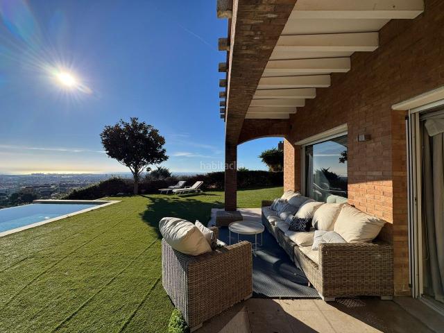 Casa pareada en venta en Esplugues de Llobregat, Ciutat Diagonal. Espectacular casa de 500 m2 con piscina desbordante y vistas al mar. Casas pareadas Esplugues de.