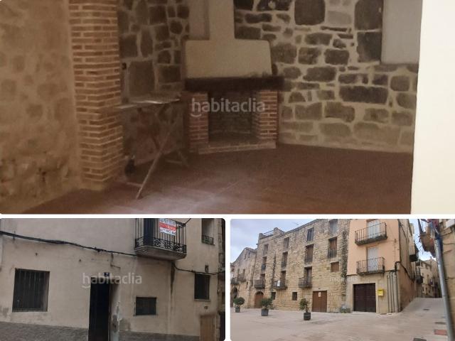 Casa pareada en venta en Horta de Sant Joan. Casa en el corazón d'Horta de Sant Joan. Casas pareadas Horta de Sant.