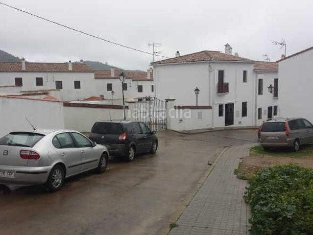 Casa pareada en venta en Higuera de la Sierra. Solvia Inmobiliaria Chalet adosado Higuera de la Sierra. Casas pareadas Higuera de la.