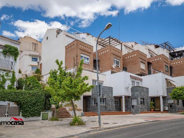 Casa pareada en venta en Huétor Vega. PRECIOSA CASA PAREADA EN LA AVENIDA DOÑA JUANA. Casas pareadas Huétor.