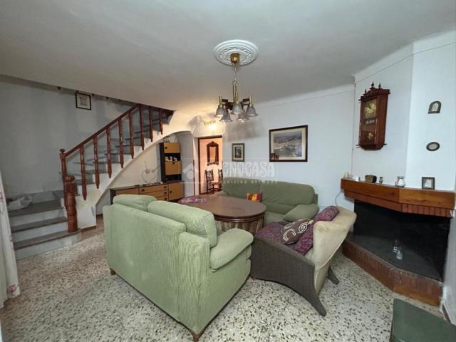 Casa pareada en venta en Baeza. Casa en venta en Ibros. Casas pareadas.