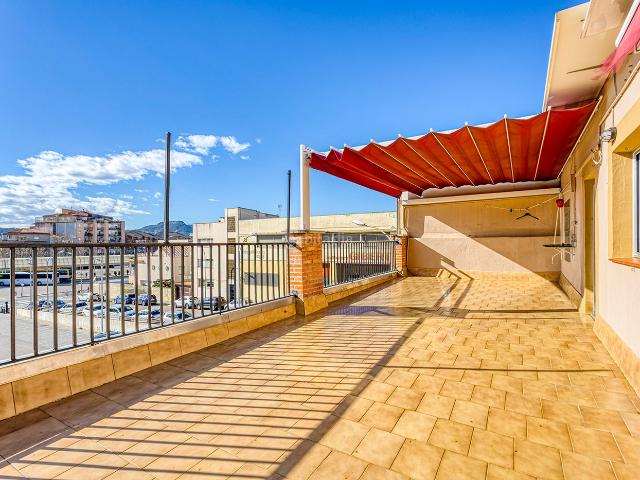 Casa pareada en venta en Igualada, Llevant. Chalet adosado a Igualada. Casas pareadas.