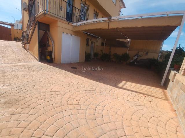 Casa pareada en venta en Jun. PRECIOSA UNIFAMILIAR PAREADA SITUADA EN NUEVO JUN. Casas pareadas.