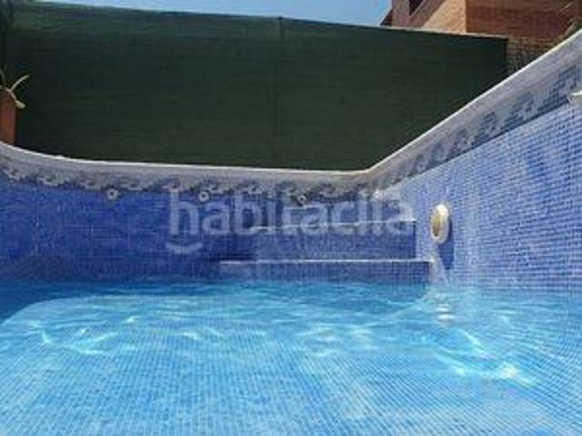 Casa pareada en venta en Olías del Rey. Pareado con piscina, para entrar a vivir. Casas pareadas Olías del.