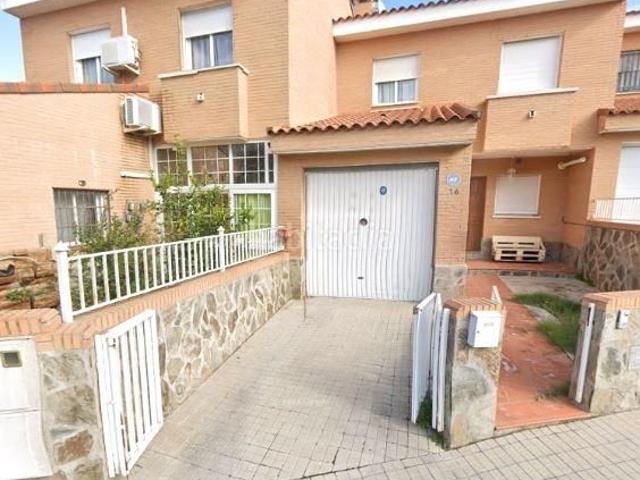 Casa pareada en venta en Olías del Rey. SE VENDE inmueble ALQUILADO en Olías del Rey. Casas pareadas Olías del.