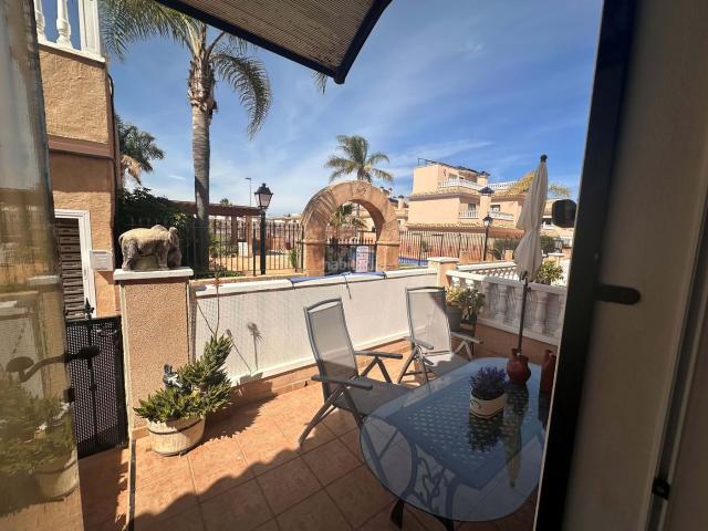 Casa pareada en venta en Orihuela, Villamartín Las Filipinas. Casas pareadas.
