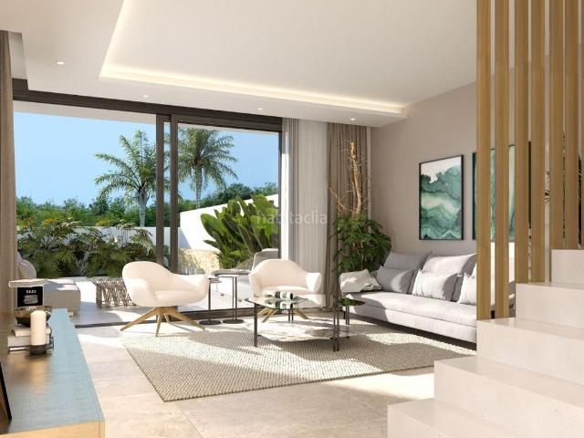 Casa pareada en venta en Orihuela, Villamartín Las Filipinas. Fantástica villa adosada con 3 dormitorios y piscina privada en Orihuela Costa. Casas pareadas.