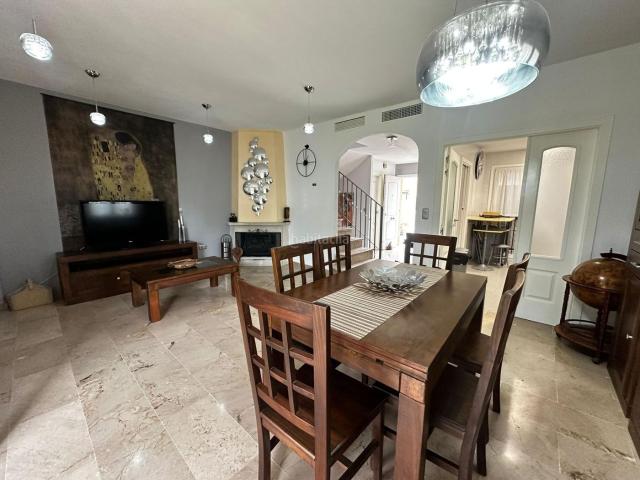 Casa pareada en venta en La Alcaidesa. EN VENTA CHALET PAREADO EN LA ALCAIDESA!. Casas pareadas La.