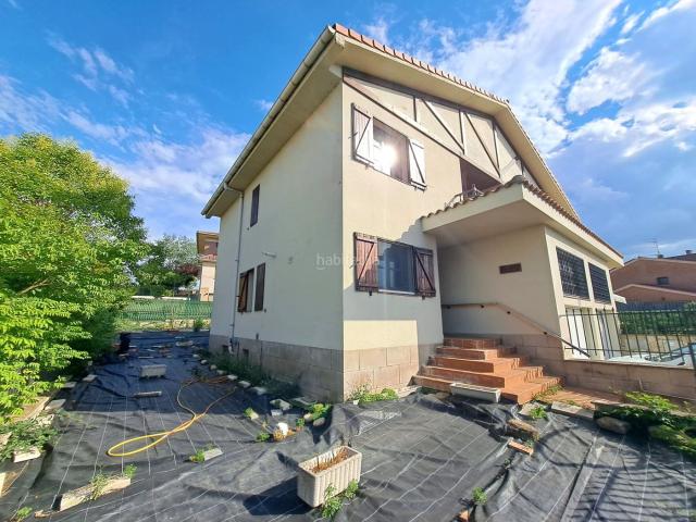 Casa pareada en venta en Labastida. Oportunidad. Labastida Álava. Amplio y luminoso chalet pareado con jardín privado en el precio de 310.000. Casas pareadas.