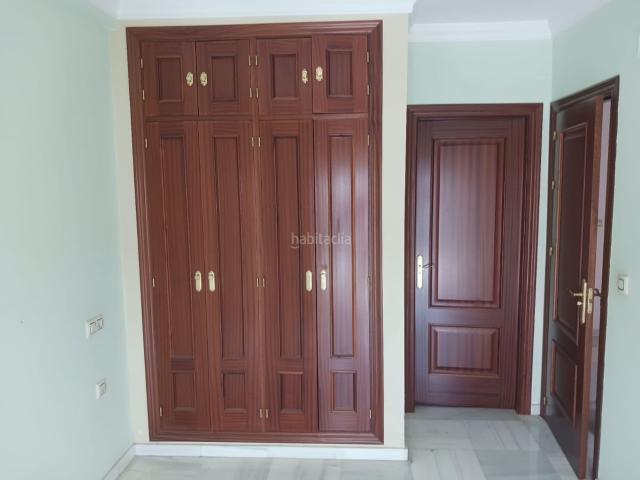 Casa pareada en venta en Lebrija. Solvia Inmobiliaria Chalet adosado Lebrija. Casas pareadas.