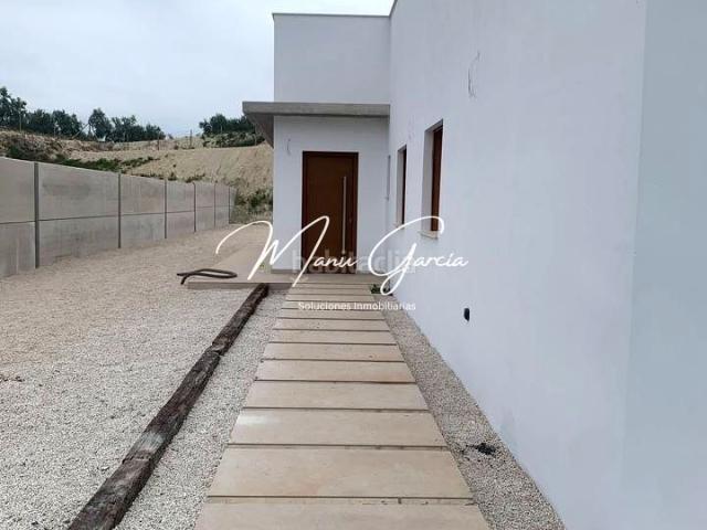 Casa pareada en venta en Lucena, Las Vegas Campoaras. CHALET EN VENTA EN LUCENA. Casas pareadas.
