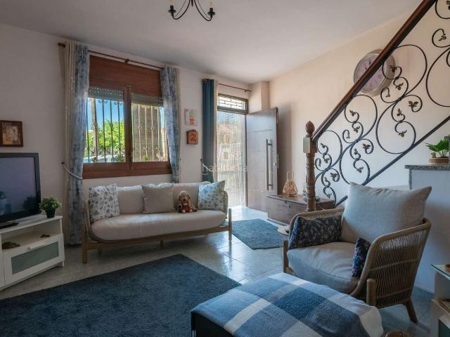 Casa pareada en venta en Molvízar. Casas pareadas.