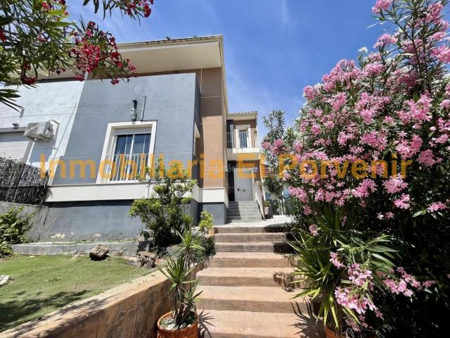 Casa pareada en venta en Monserrat. Casas pareadas.