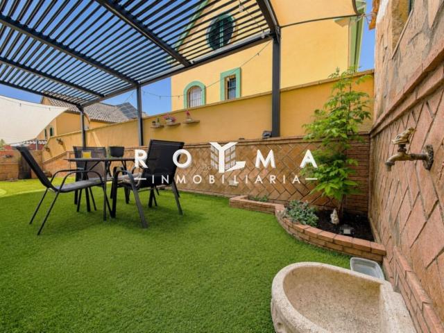 Casa pareada en venta en Montequinto, Avenida de Europa. CHALET PAREADO EN ZONA EUROPA, MONTEQUINTO. Casas pareadas.